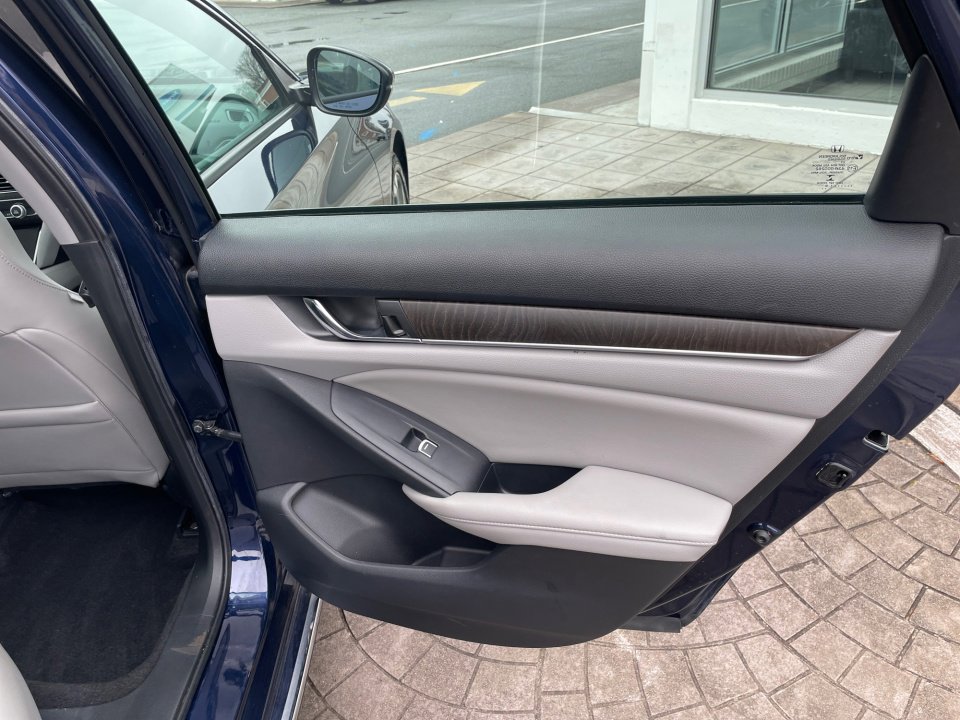 Used 2019 Honda Accord EX-L image 35