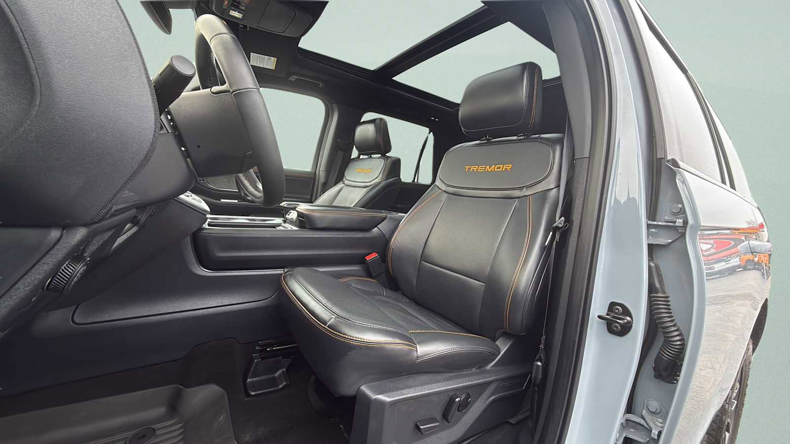 Certified 2025 Ford Expedition Tremor image 27