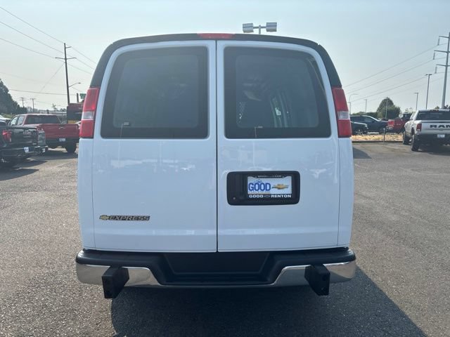 Used 2025 Chevrolet Express 2500 w/ Driver Convenience Package RWD image 4
