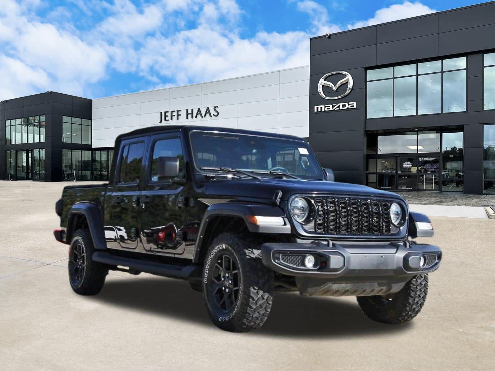 Used 2024 Jeep Gladiator Sport AWD/4WD image 4