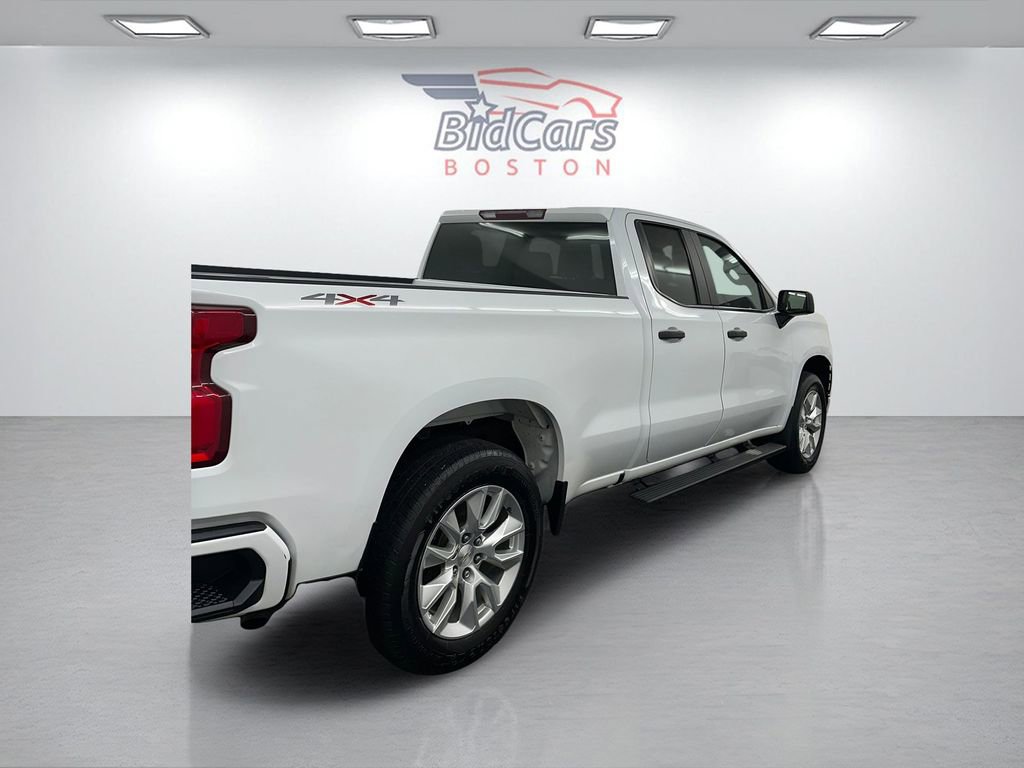 Used 2020 Chevrolet Silverado 1500 Custom w/ Custom Value Package image 4