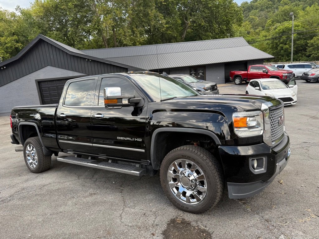 Used 2015 GMC Sierra 2500 Denali w/ Duramax Plus Package image 17