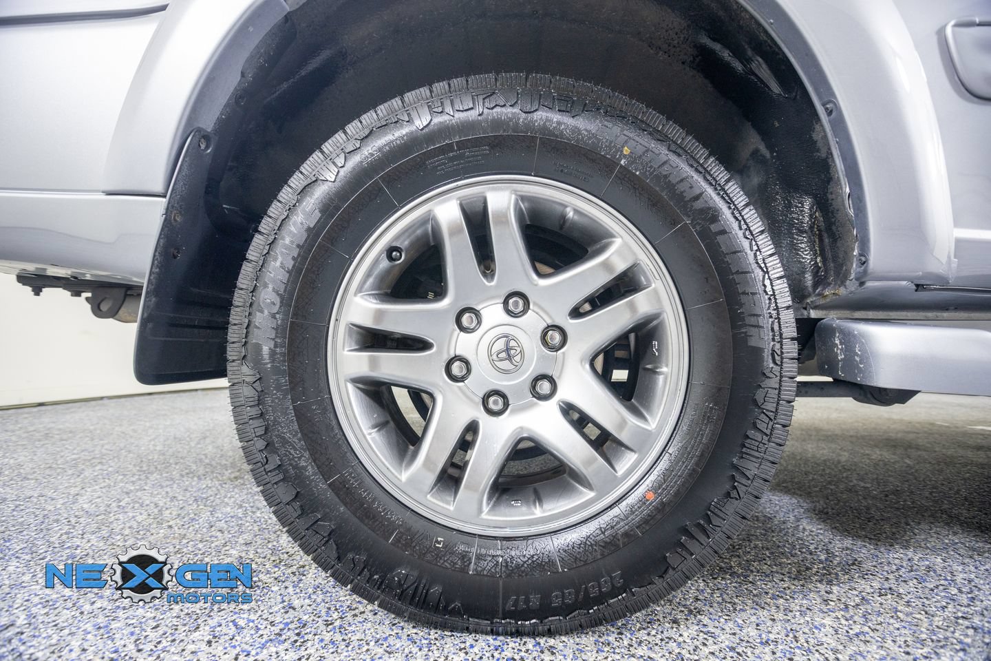 Used 2004 Toyota Sequoia Limited w/ Preferred Accessory Pkg AWD/4WD image 49