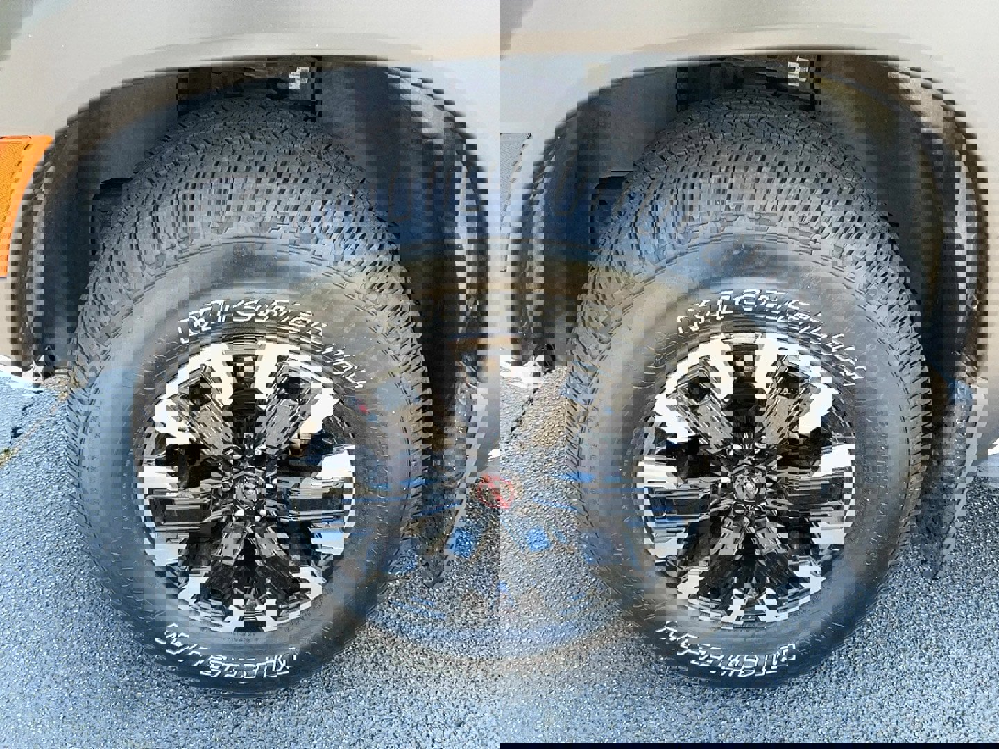 Used 2022 Nissan Frontier PRO-4X image 9