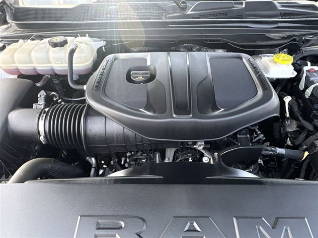 Used 2025 RAM 1500 Laramie w/ Sport Appearance Package AWD/4WD image 30