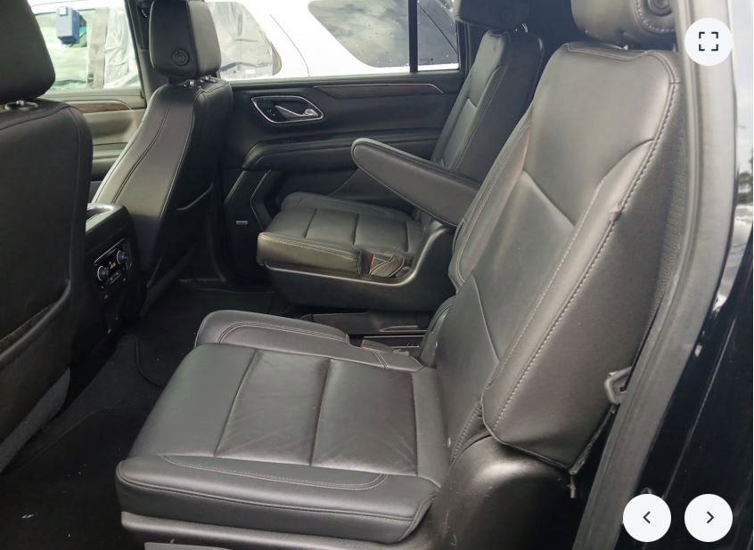 Used 2021 Chevrolet Suburban Z71 w/ Luxury Package AWD/4WD image 2