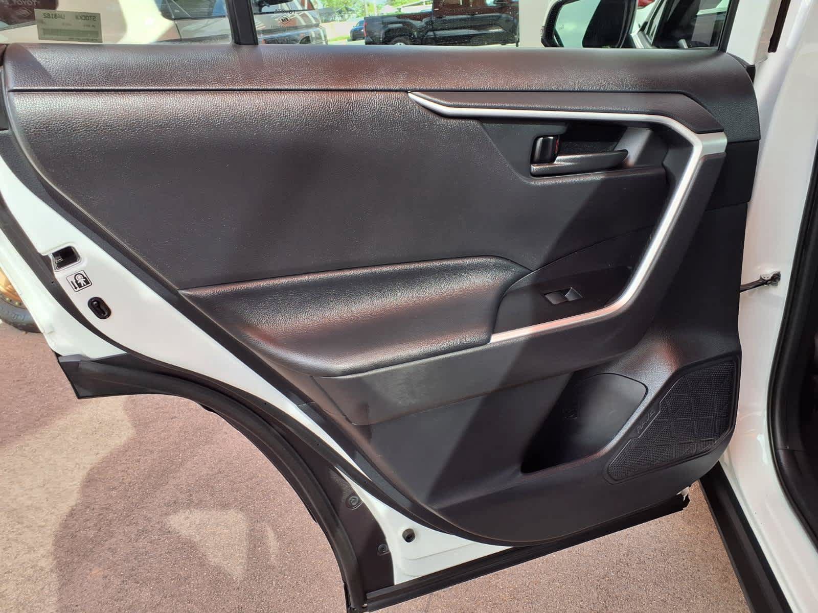 Used 2020 Toyota RAV4 LE w/ Carpet Mat Package FWD image 10