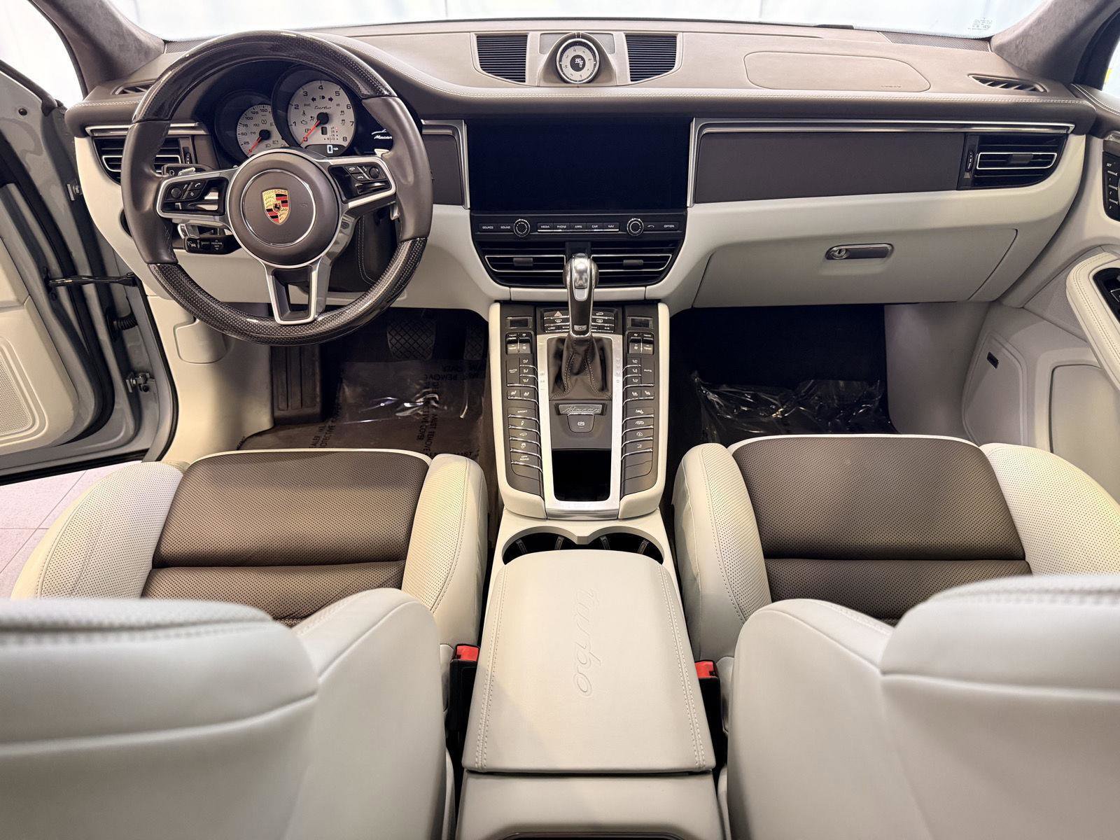 Certified 2020 Porsche Macan Turbo image 17