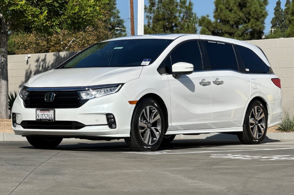 Certified 2024 Honda Odyssey Touring image 13