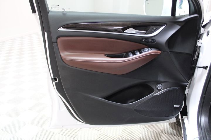 Used 2020 Buick Enclave Avenir w/ Avenir Technology Package image 18