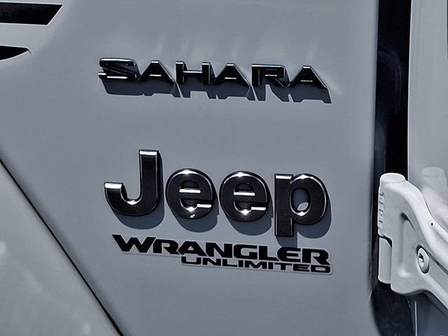 Used 2018 Jeep Wrangler Unlimited Sahara AWD/4WD image 30