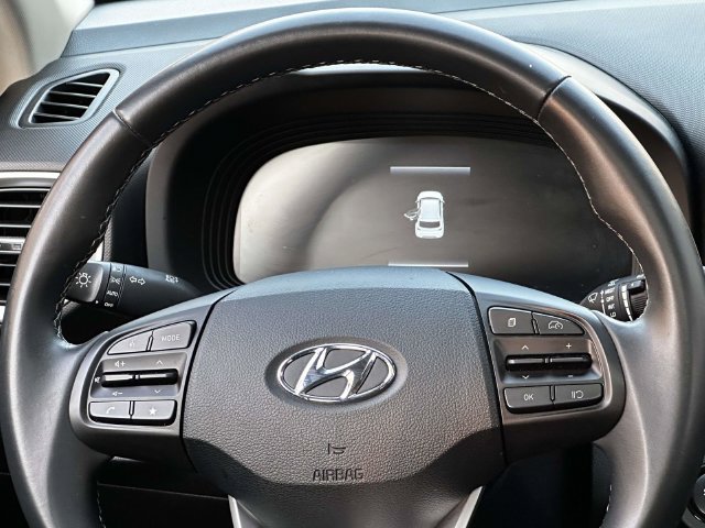 Used 2025 Hyundai Venue SEL FWD image 24