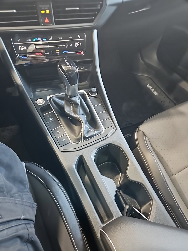 New 2026 Volkswagen Jetta SE image 32