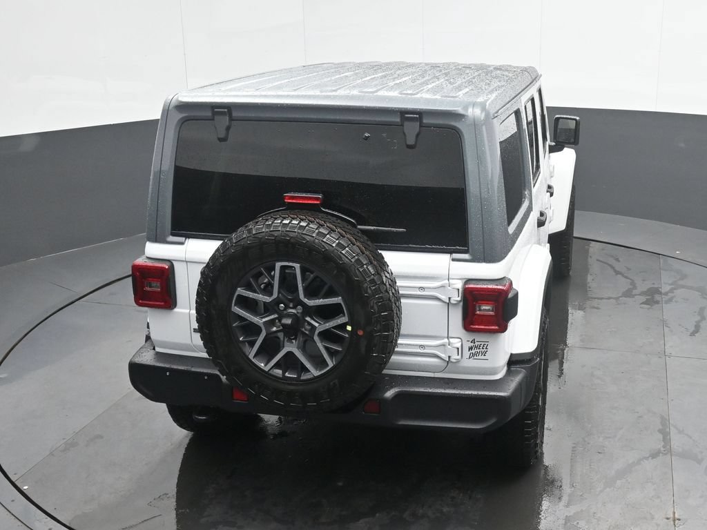New 2026 Jeep Wrangler Unlimited Sahara w/ Rockslide Package AWD/4WD image 32