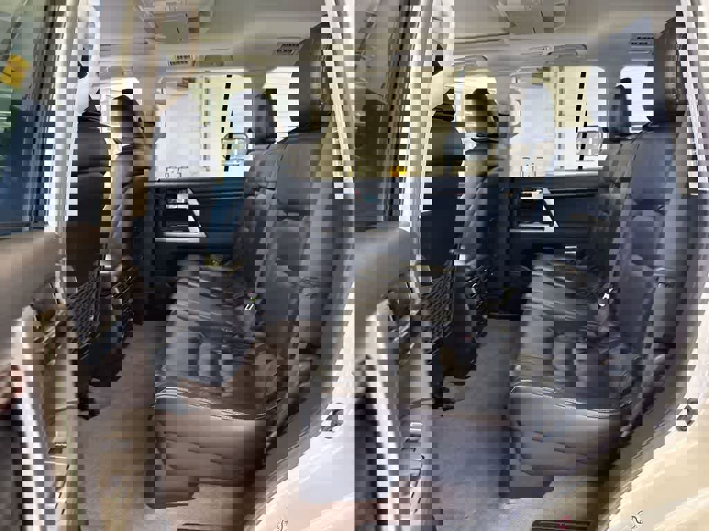 Used 2015 Toyota Land Cruiser image 22