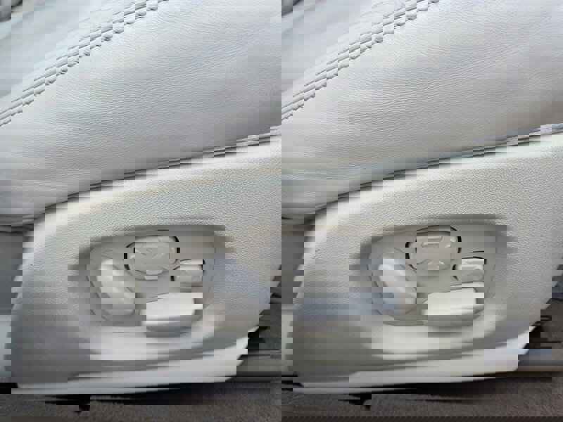 Used 2006 Jaguar XJ8 image 29