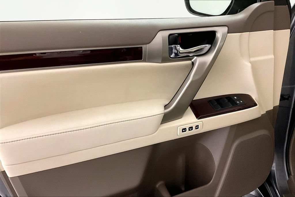 Used 2015 Lexus GX 460 w/ Premium Package AWD/4WD image 19