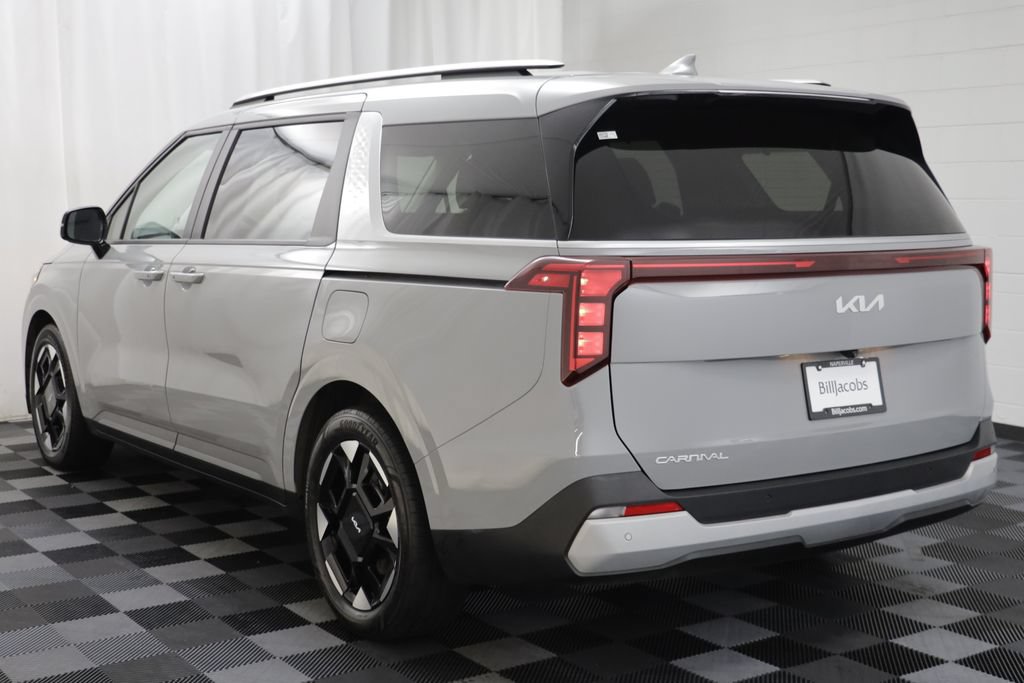 Used 2025 Kia Carnival EX FWD image 16