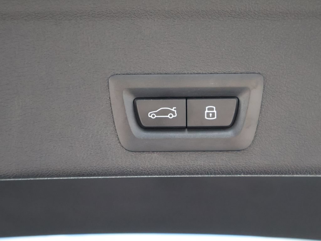 Used 2026 BMW X6 M60i AWD/4WD image 18