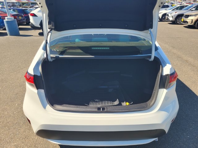 Used 2022 Toyota Corolla LE FWD image 11