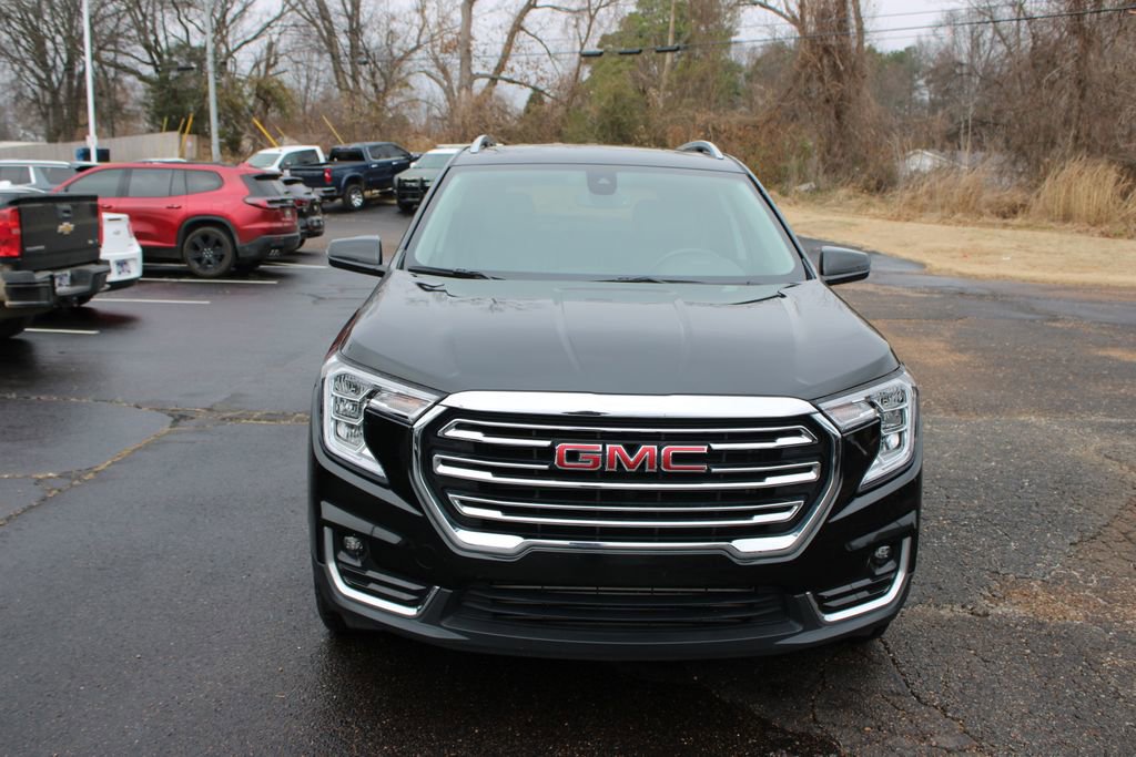 Used 2024 GMC Terrain SLT image 3