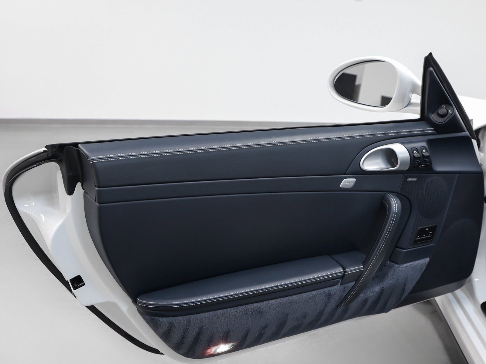 Used 2011 Porsche 911 Turbo S image 50