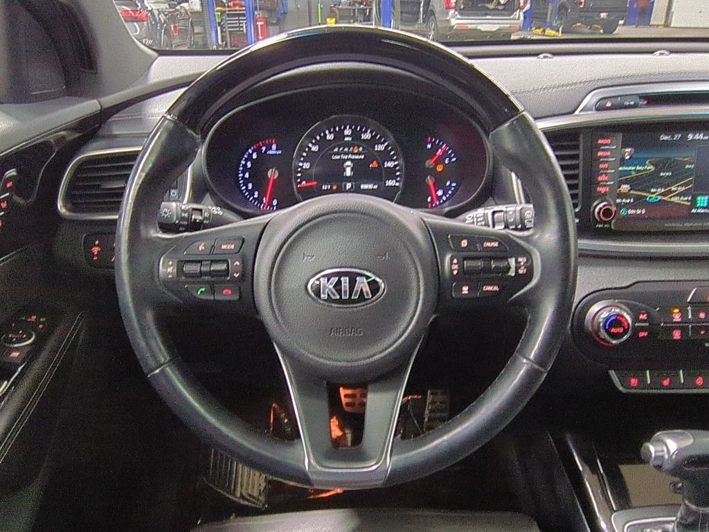 Used 2018 Kia Sorento SX image 16