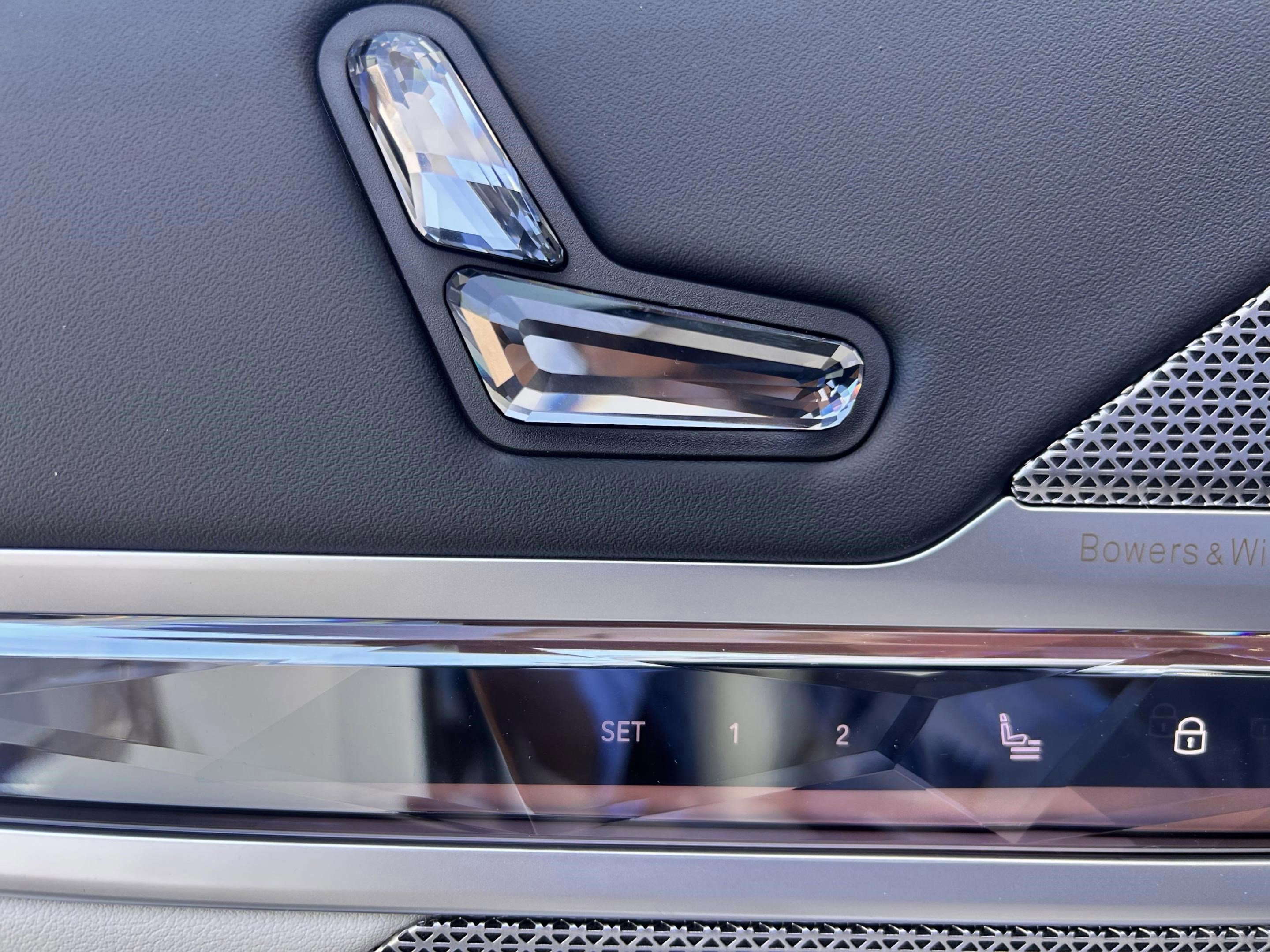 Used 2025 BMW i7 xDrive60 image 25