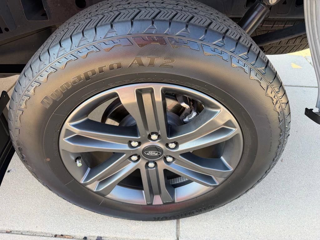 Used 2023 Ford F150 Lariat AWD/4WD image 27