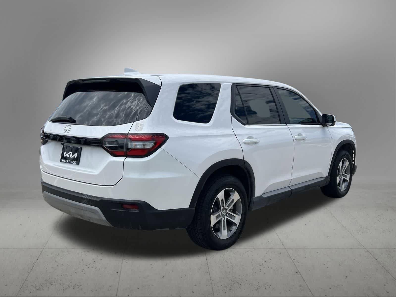 Used 2025 Honda Pilot EX-L image 12