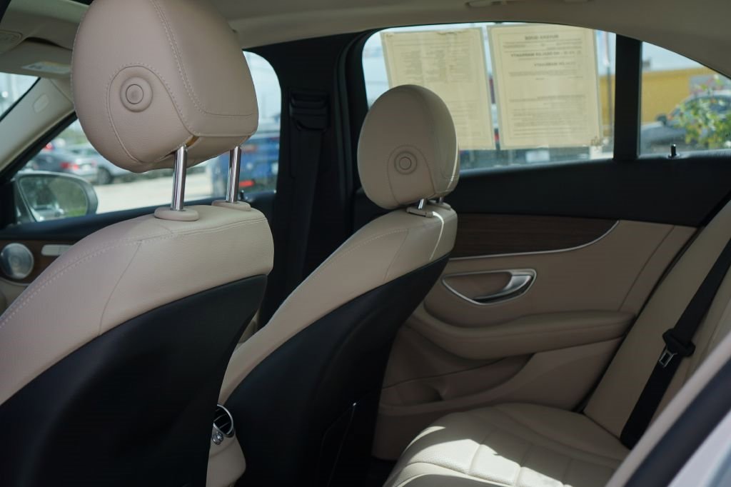 Used 2021 Mercedes-Benz C 300 4MATIC Sedan image 13