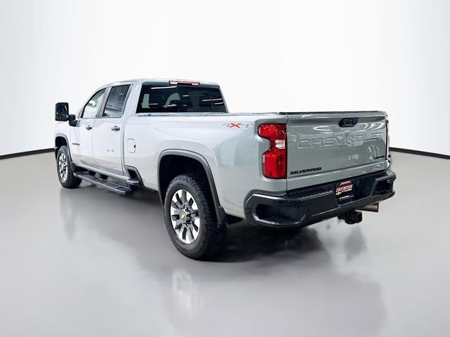 Used 2024 Chevrolet Silverado 2500 Custom w/ Custom Value Package image 9