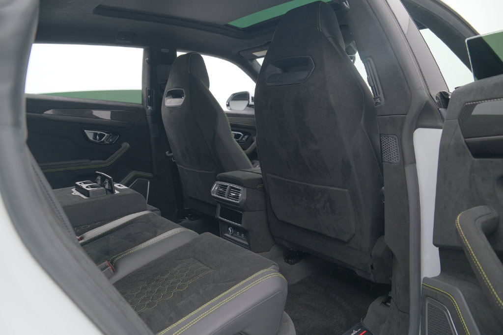 Used 2024 Lamborghini Urus Performante AWD/4WD image 38