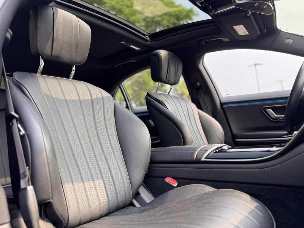 Used 2022 Mercedes-Benz S 500 4MATIC w/ 3D Technology Package image 30
