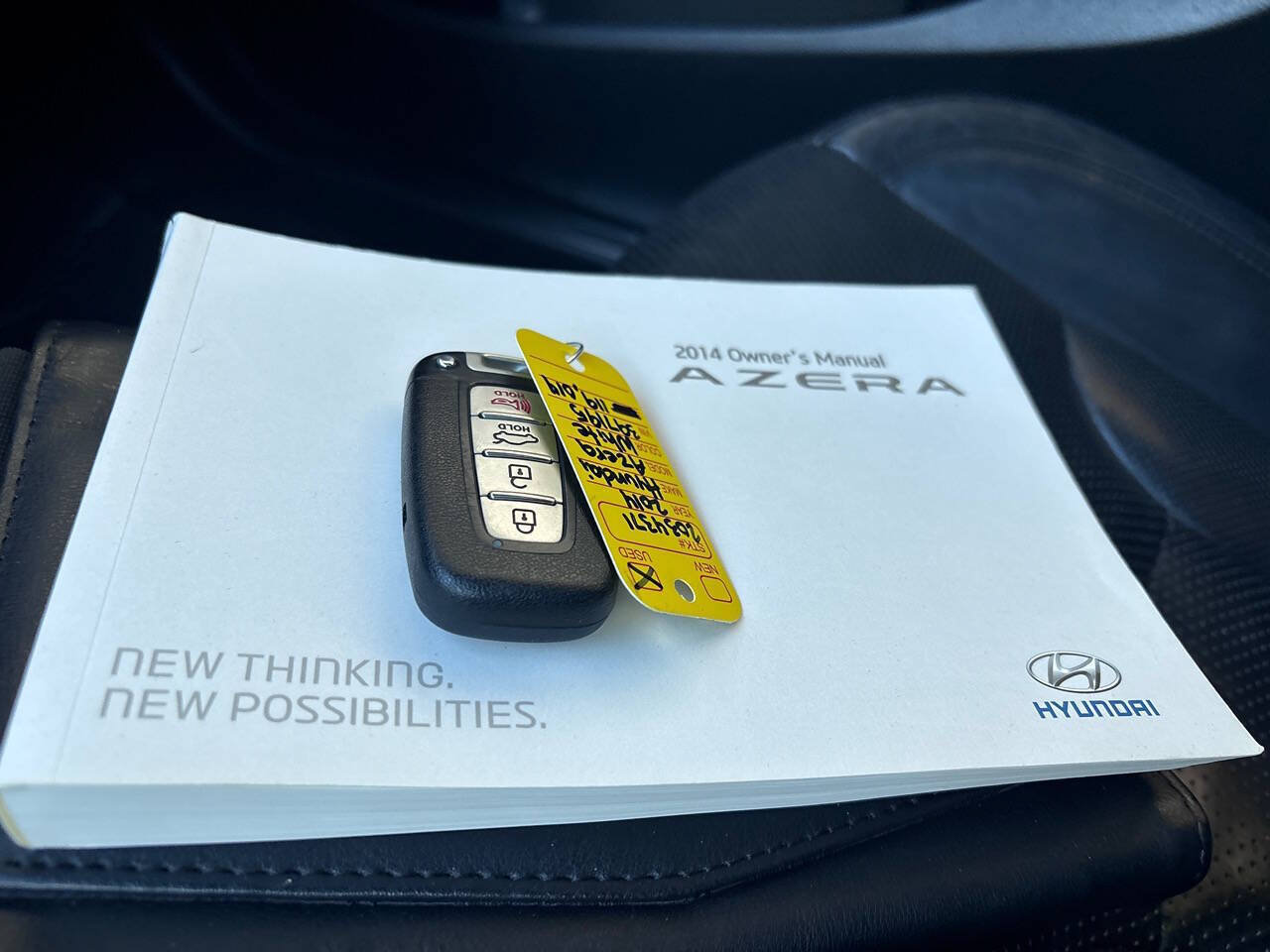 Used 2014 Hyundai Azera Limited w/ Option Group 02 FWD image 17