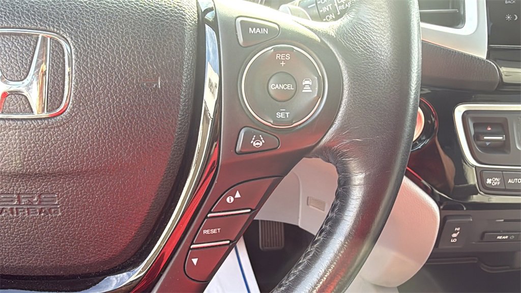 Used 2017 Honda Pilot Touring image 25