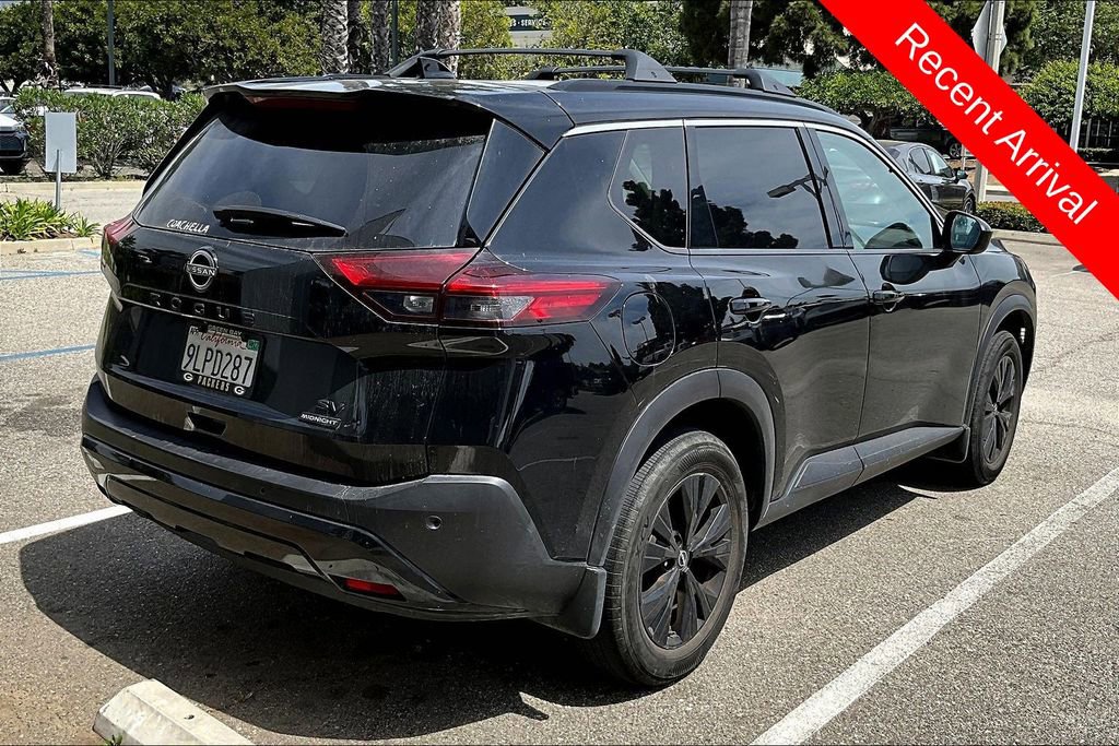 Used 2023 Nissan Rogue SV w/ SV Premium B Package image 4