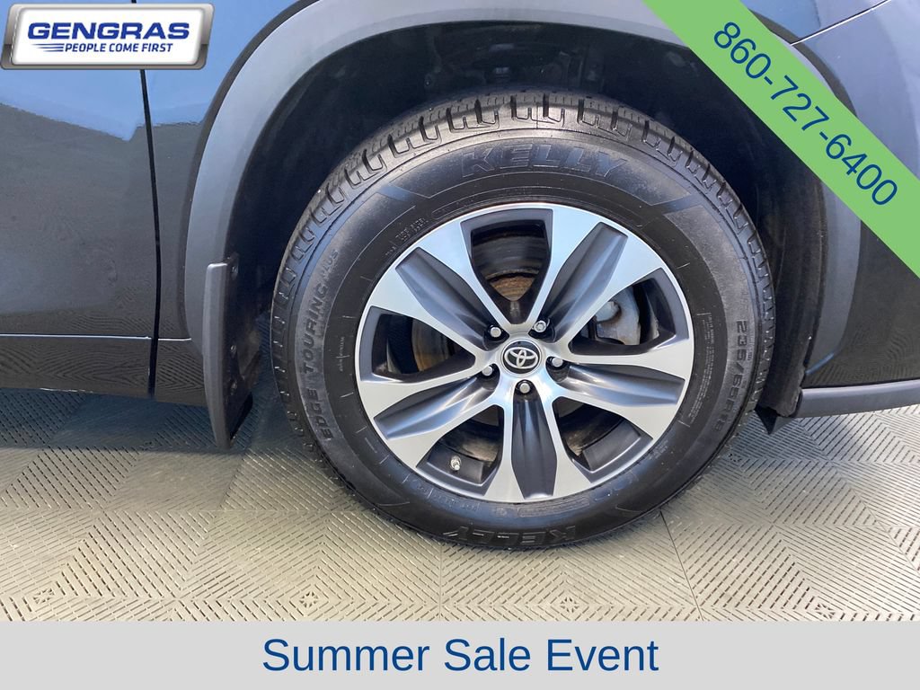 Used 2023 Toyota Highlander XLE AWD/4WD image 47