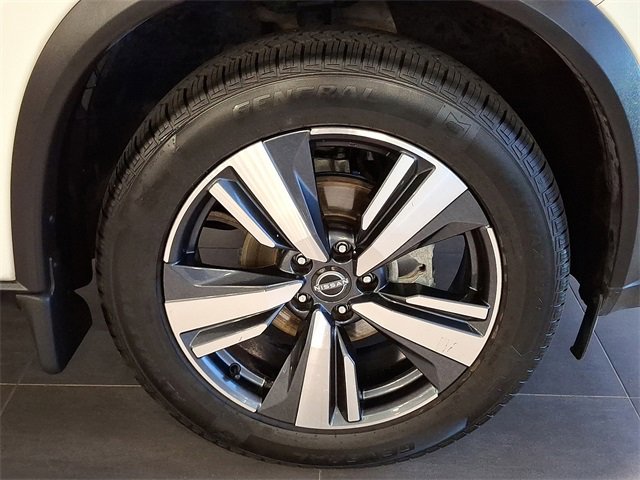 Used 2023 Nissan Rogue SL w/ SL Premium Package image 7