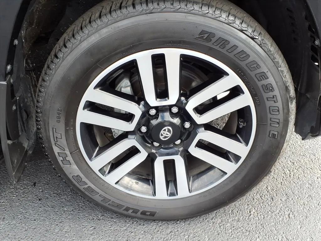 Used 2023 Toyota 4Runner Limited image 9