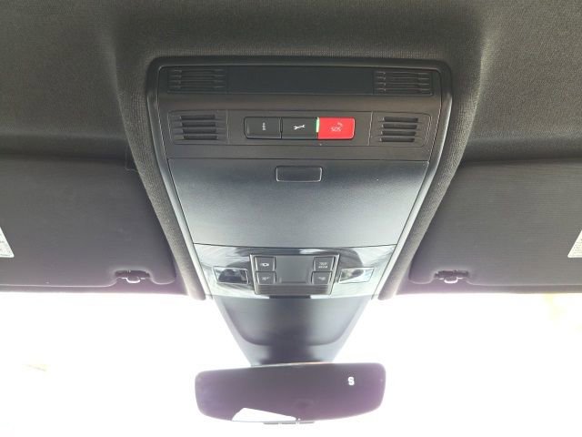 Used 2023 Volkswagen Tiguan SE AWD/4WD image 22