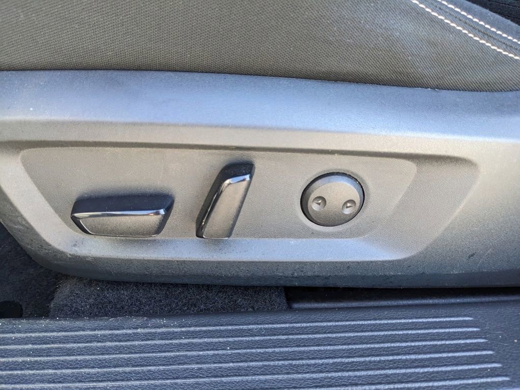 Used 2023 Nissan Rogue SV image 47