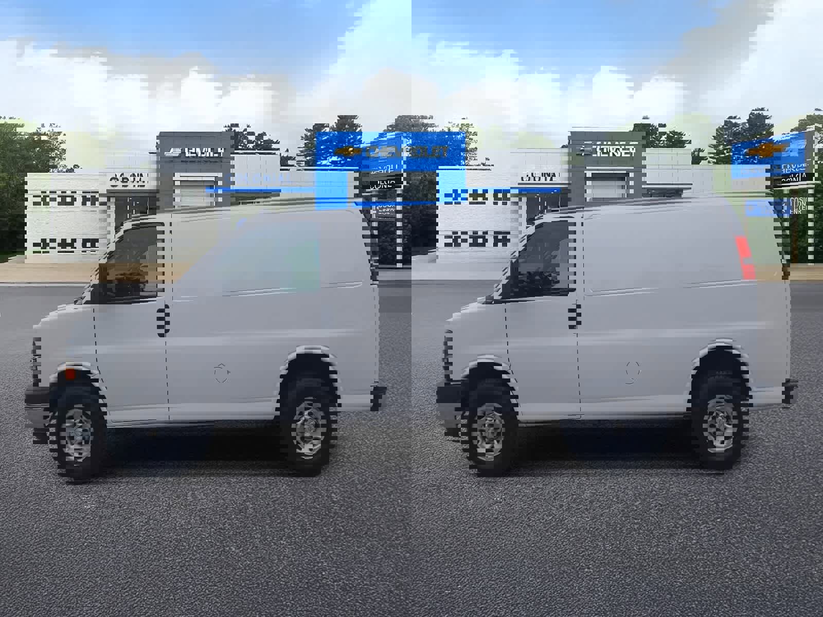 Used 2022 Chevrolet Express 2500 w/ Driver Convenience Package image 6