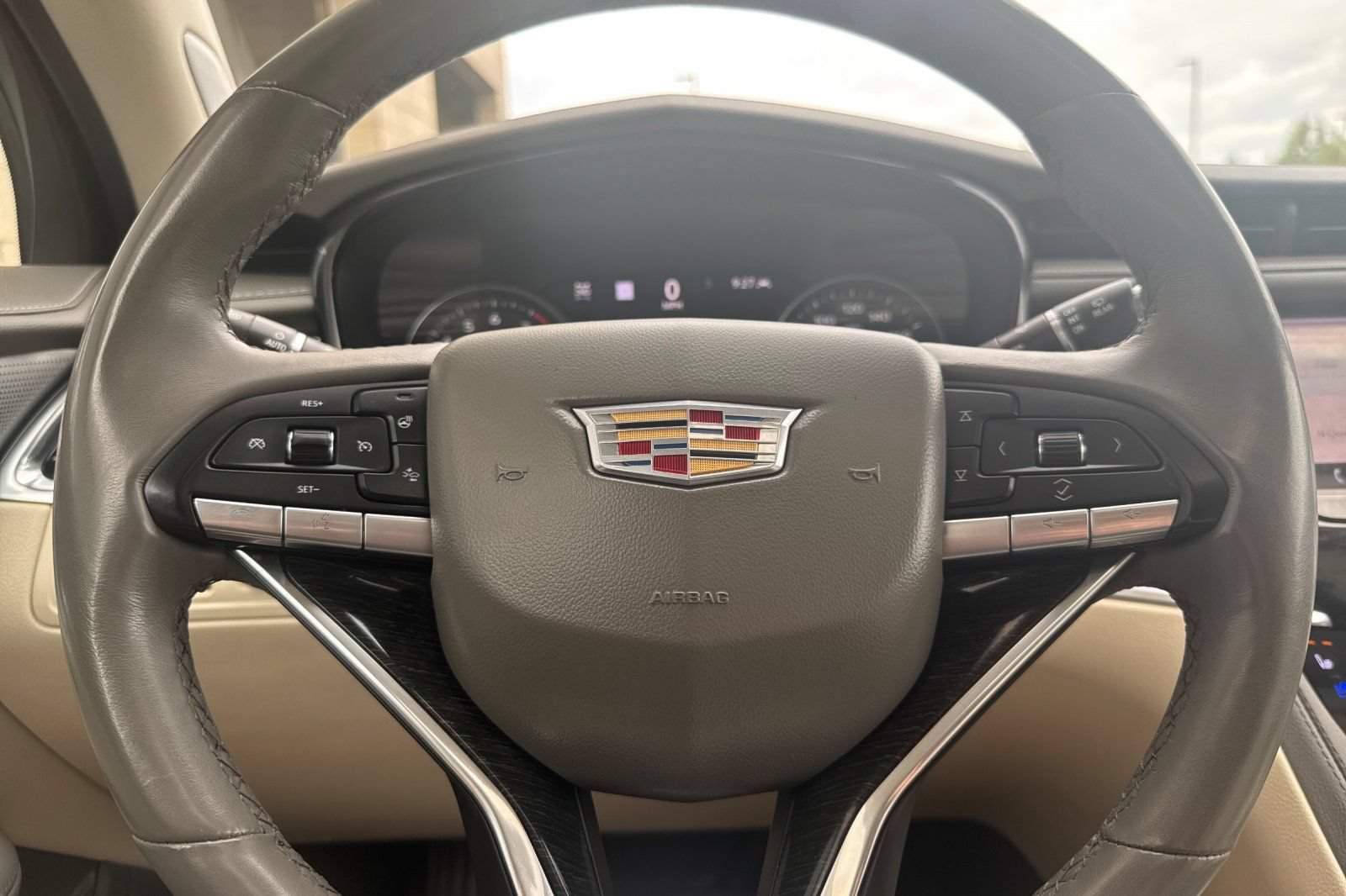 Certified 2021 Cadillac XT6 Premium Luxury w/ LPO, Radiant Package AWD/4WD image 31