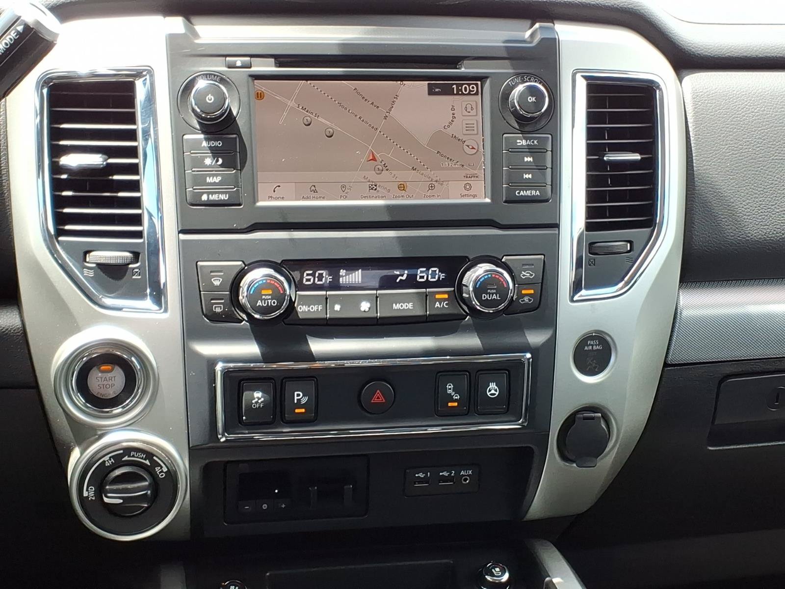 Used 2019 Nissan Titan PRO-4X w/ Pro-4x Convenience Package AWD/4WD image 13