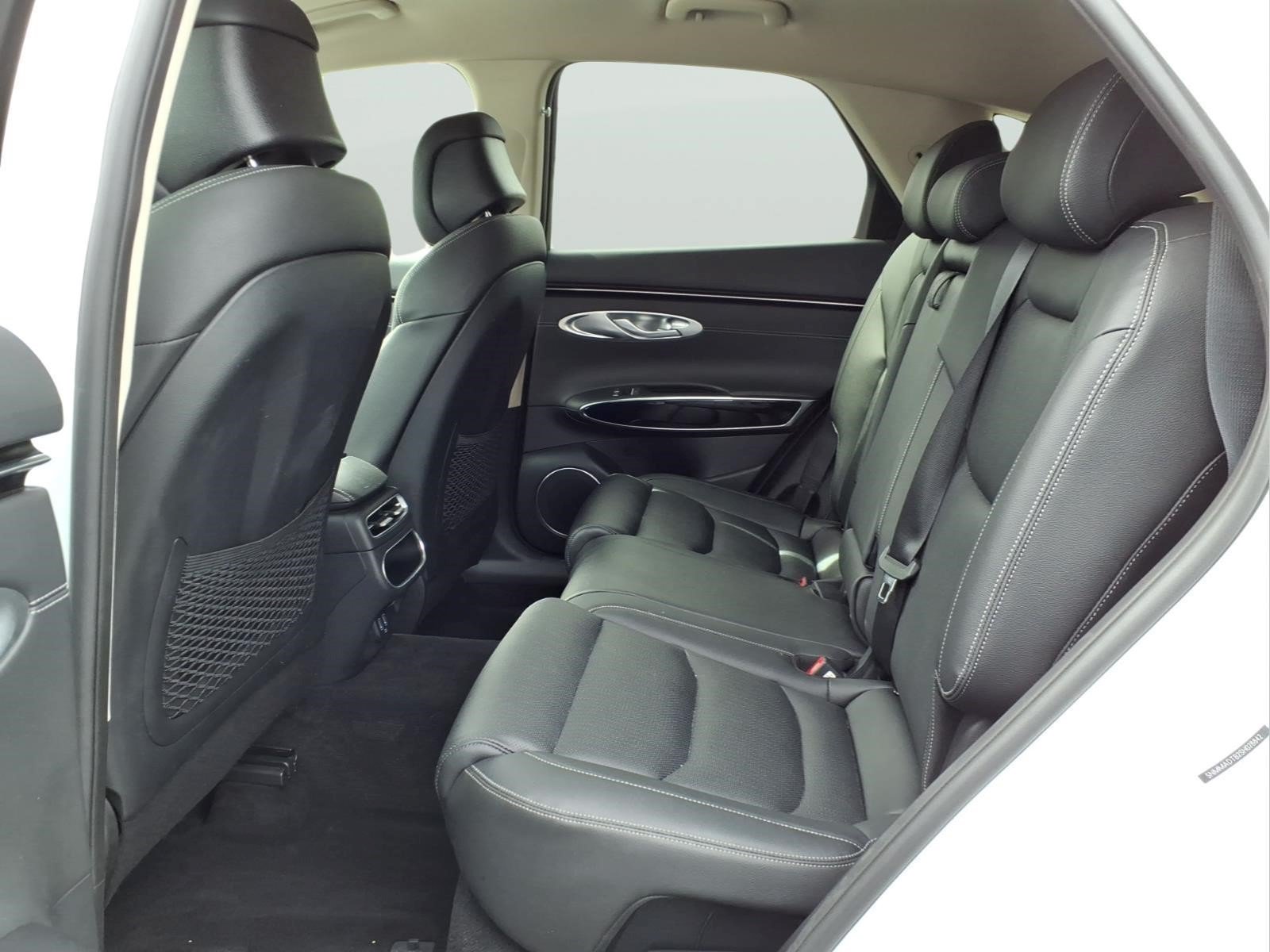 Used 2025 Genesis GV70 2.5T AWD/4WD image 9