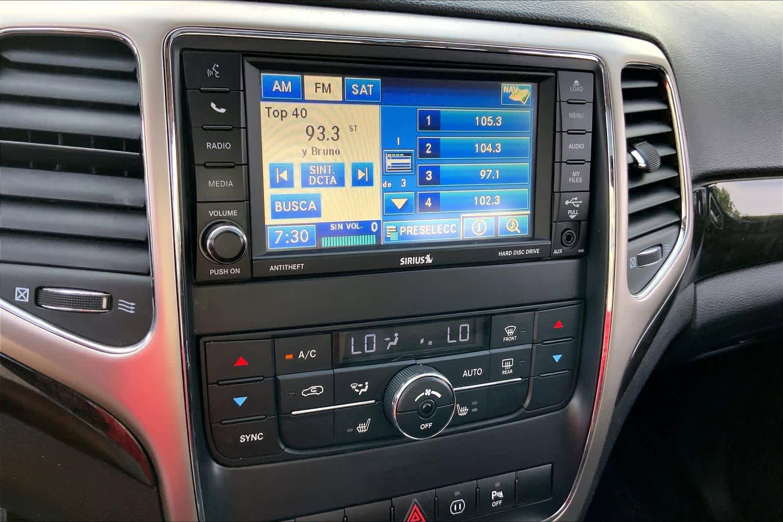 Used 2012 Jeep Grand Cherokee Laredo AWD/4WD image 28