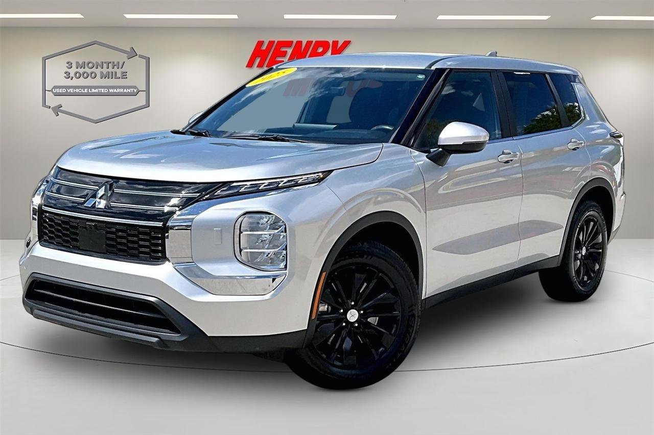 Used 2025 Mitsubishi Outlander ES AWD/4WD image 3