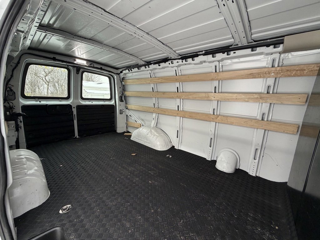 Used 2024 Chevrolet Express 2500 w/ Driver Convenience Package image 16