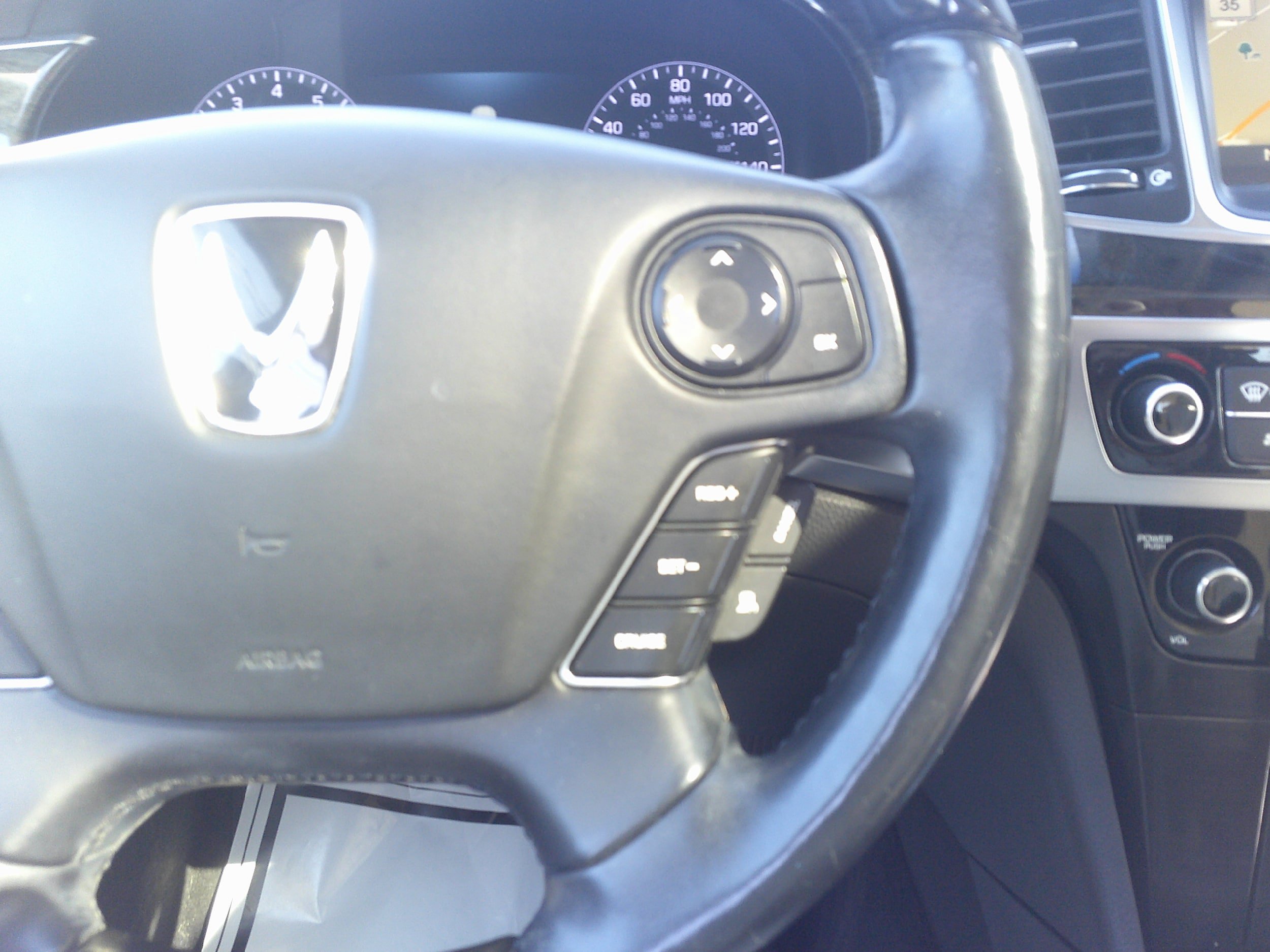 Used 2014 Hyundai Equus Signature RWD image 25